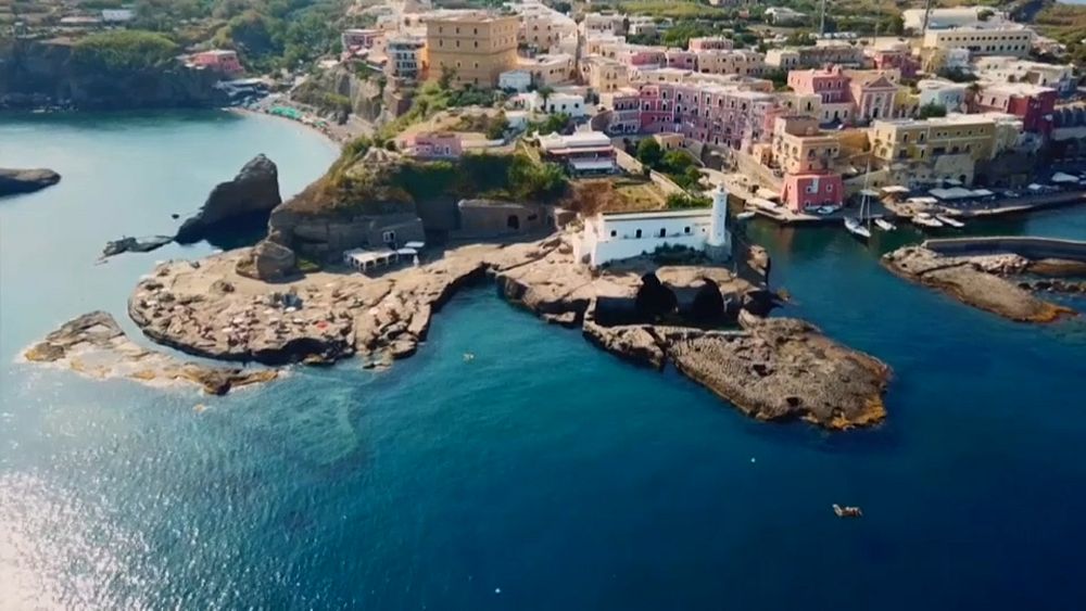 Un « passeport sanitaire » pour accéder aux îles italiennes ?
