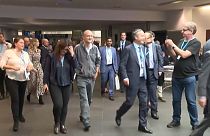 Justificação de Dominic Cummings não convence oposição