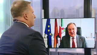 NRW-Ministerpräsident Armin Laschet im Gespräch mit Brüssel-Korrespondent Stefan Grobe