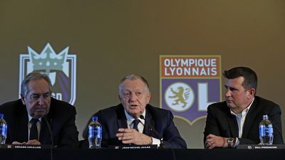 Jean-Michel Aulas, Président de l'Olympique Lyonnais, au centre