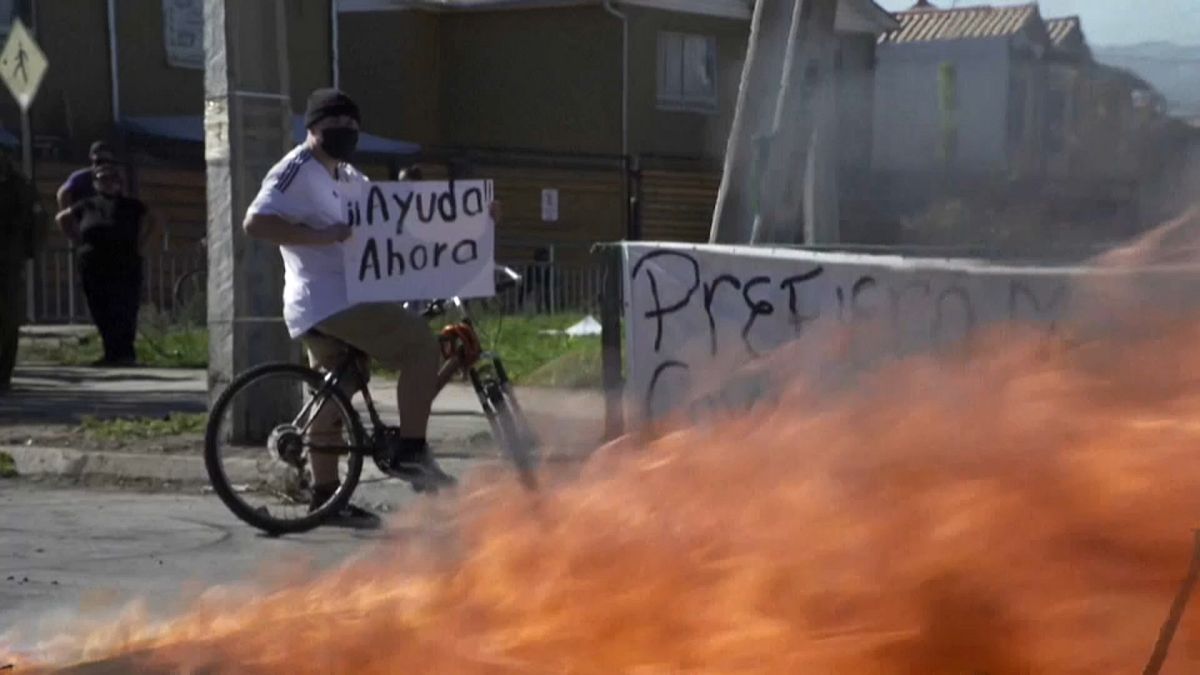 Protestas en Santiago de Chile para pedir ayuda del Gobierno