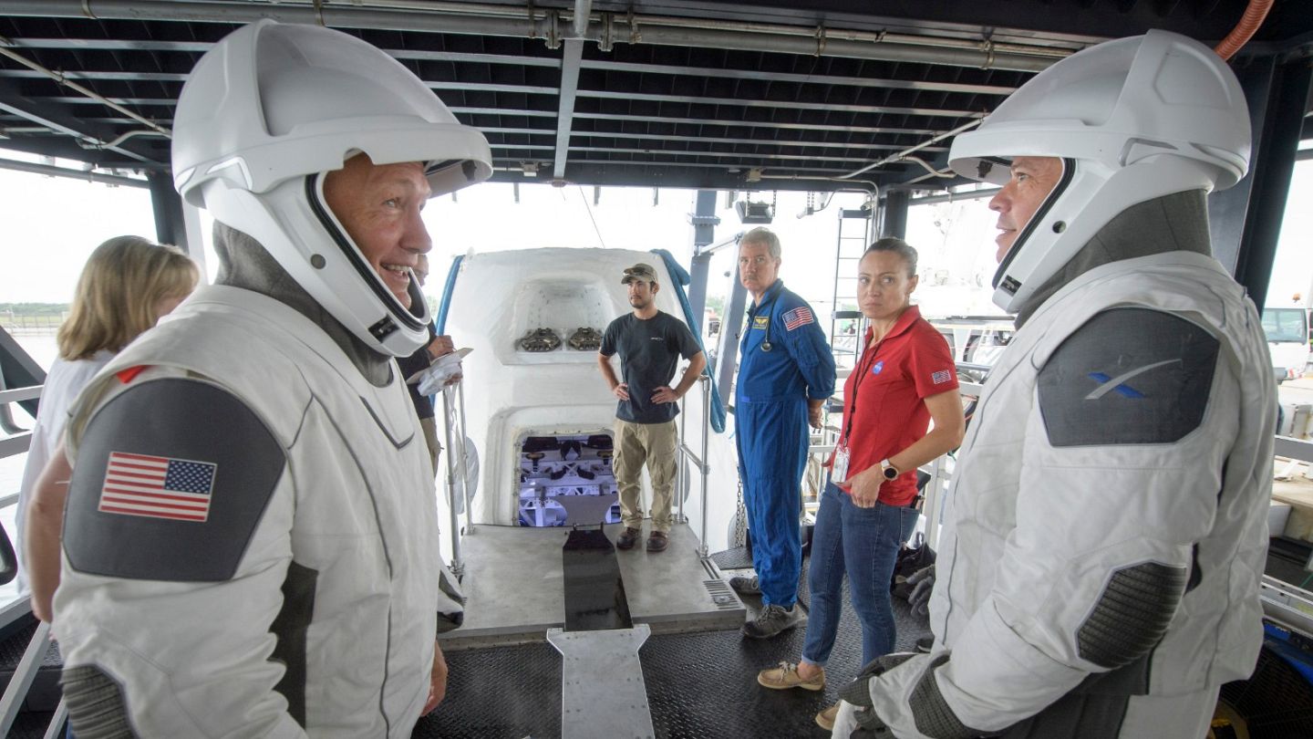 Historic Space X Launch To Send Two Nasa Astronauts To Iss Delayed Due To Bad Weather Euronews