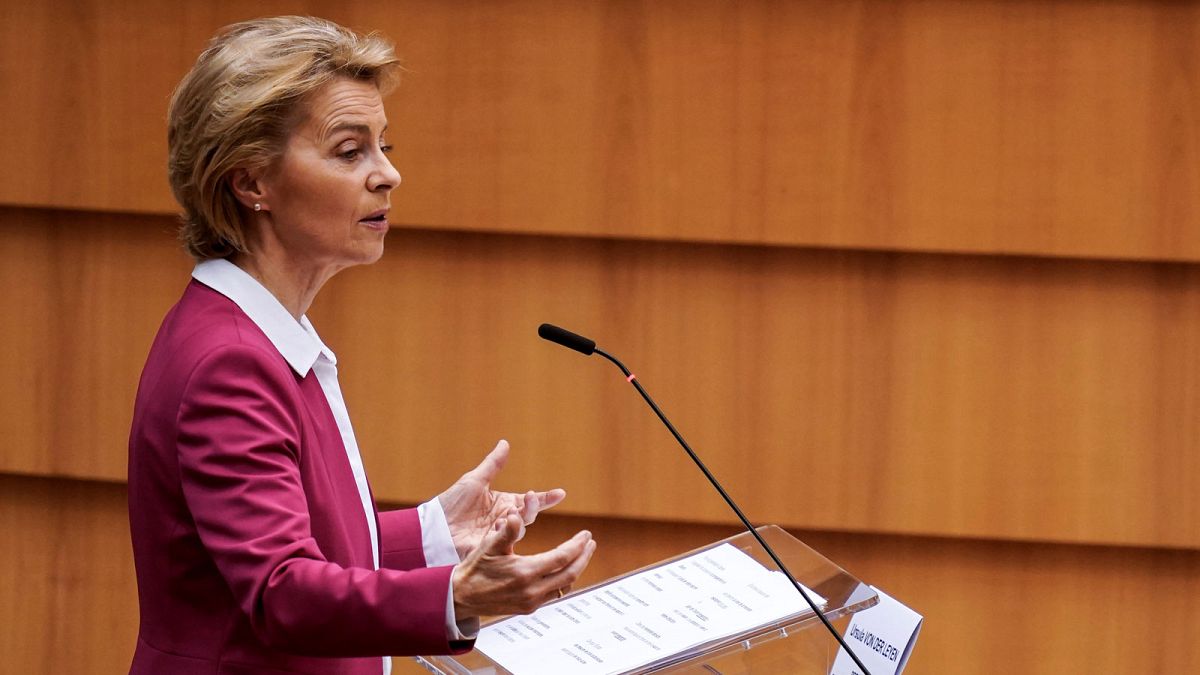 Ursula von der Leyen devant le Parlement européen à Bruxelles, le 27 mai 2020.