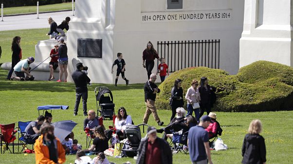 Gli Stati Uniti oltre la barra dei 100.000 morti da coronavirus Gli Stati Uniti oltre la barra dei 100.000 morti da coronavirus