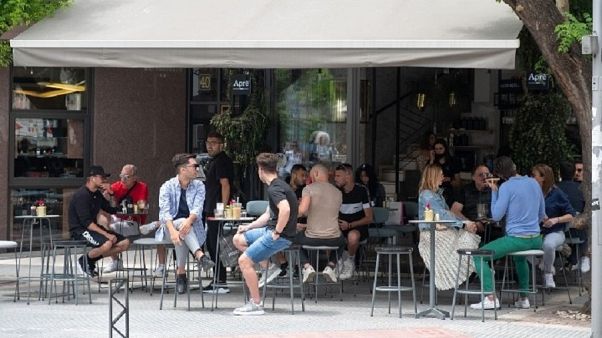 Ανοικτά και πάλι τα καταστήματα εστίασης στην Ελλάδα Ανοικτά και πάλι τα καταστήματα εστίασης στην Ελλάδα