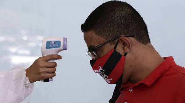 Au Brésil, plus de 25 000 morts et une gestion confuse Au Brésil, plus de 25 000 morts et une gestion confuse