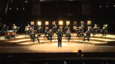Paris Orkestrası'ndan Covid-19 konseri: 'Bir nefes temiz hava'