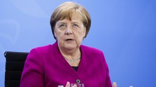 Avrupa’da Almanya, Fransa ve İtalya’yı kapsayan üç ülkedeki araştırmada Covid-19 salgını ile mücadele en güçlü görev onay desteği Alman lider Angela Merkel’e çıktı.