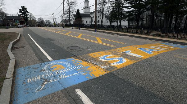 Línea de salida del maratón de Boston en Hopkinton Línea de salida del maratón de Boston en Hopkinton