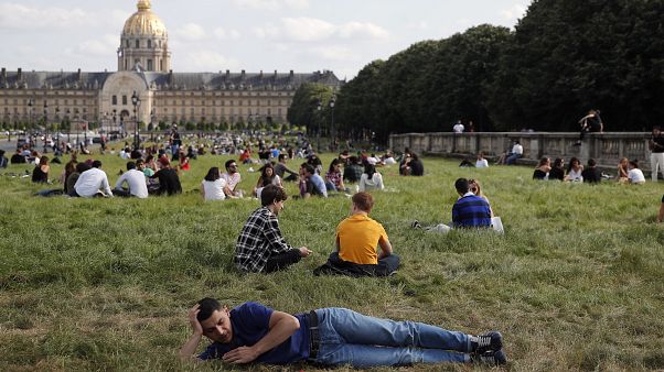Francia recupera la libertad perdida por culpa de la pandemia Francia recupera la libertad perdida por culpa de la pandemia