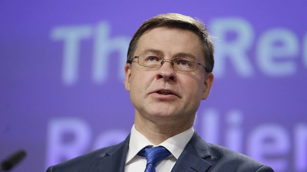 Валдис Домбровскис на видеоконференции в штаб-квартире Еврокомиссии Валдис Домбровскис на видеоконференции в штаб-квартире Еврокомиссии