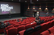 شاهد: أول عرض سينمائي بعد شهرين من الإغلاق في البوسنة