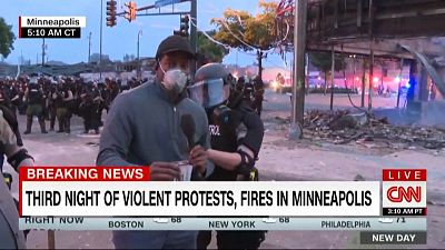 Equipa da CNN detida em Minneapolis enquanto estava em direto