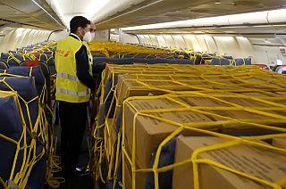 Voos sem passageiros para trazer material da China