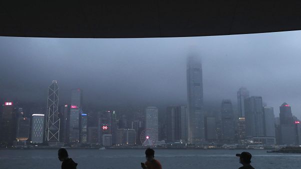 Hong Kong se ha regido por el principio "un país, dos sistemas" desde su retrocesión a China en 1997 Hong Kong se ha regido por el principio "un país, dos sistemas" desde su retrocesión a China en 1997