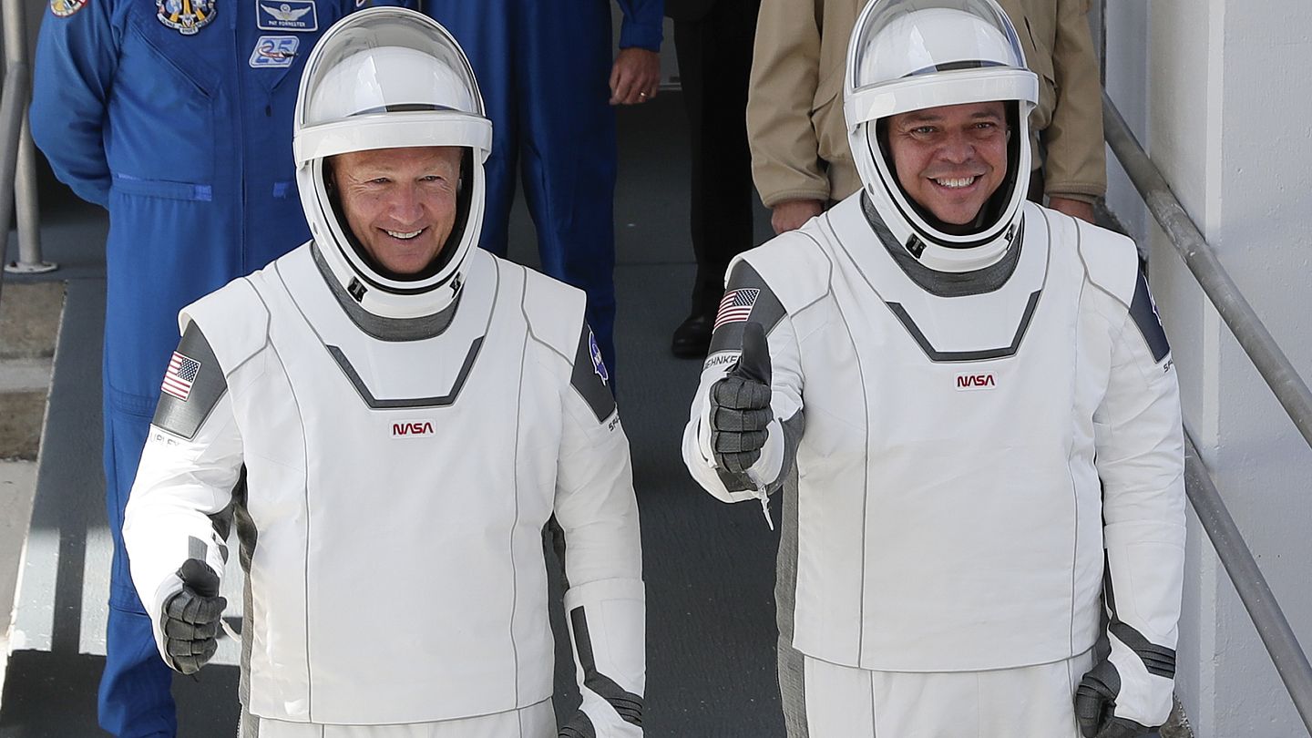 Spacex Astronauts Dock With International Space Station After