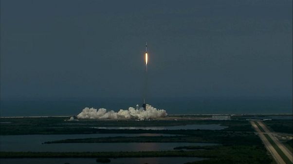 Partida do Foguetão da SpaceX, de Cabo Canaveral, nos EUA Partida do Foguetão da SpaceX, de Cabo Canaveral, nos EUA