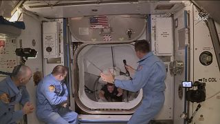 Los astronautas de la NASA Robert Behnken y Douglas Hurley llegan a la EEI