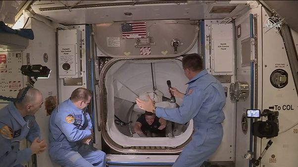 Los astronautas de la NASA Robert Behnken y Douglas Hurley llegan a la EEI Los astronautas de la NASA Robert Behnken y Douglas Hurley llegan a la EEI