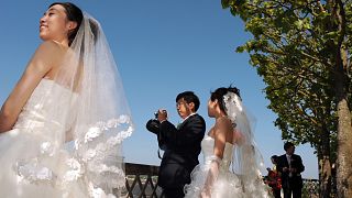 Yeni evli Çinli çiftler