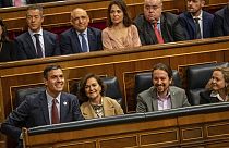 Spaniens Regierung freut sich über die Einführung des Existenzminimums