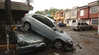 Tropensturm Amanda peitscht El Salvador