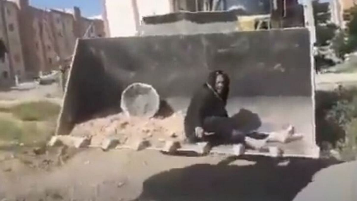 آسیه پناهی، زن کرمانشاهی که بعد از تخریب آلونکش به طرز مشکوکی درگذشت 