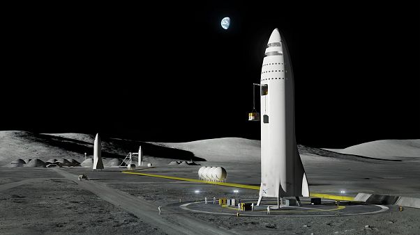 Ay'daki SpaceX kapsülleri - sentez görsel Ay'daki SpaceX kapsülleri - sentez görsel