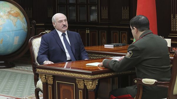 Александр Лукашенко на встрече с председателем ГКБ Валерием Вакульчиком. Александр Лукашенко на встрече с председателем ГКБ Валерием Вакульчиком.