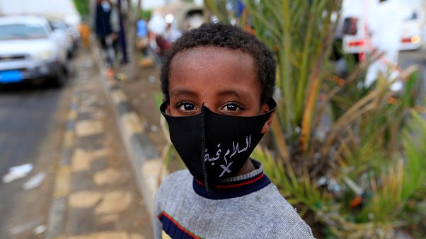 السعودية نيوز | 
    جرائم حرب وجيل ضائع.. اليمن يشهد أسوأ أزمة إنسانية في العالم
