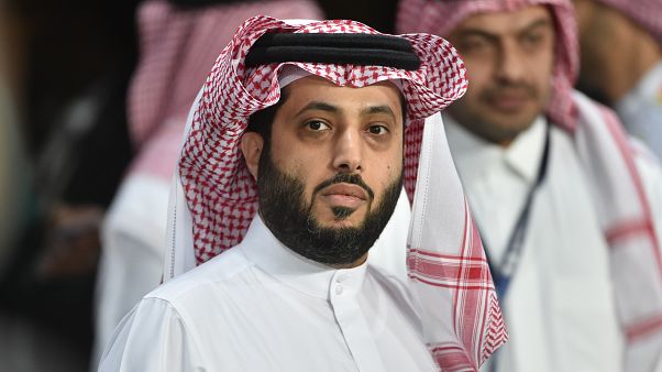 السعودية نيوز | 
    خلاف الأهلي وآل الشيخ الى نقطة الصفر: لا رئاسة شرفية... ولا "عسل"
