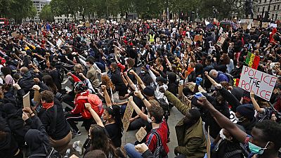 Λονδίνο: Χιλιάδες διαδήλωσαν κατά του ρατσισμού στο Χάιντ Παρκ