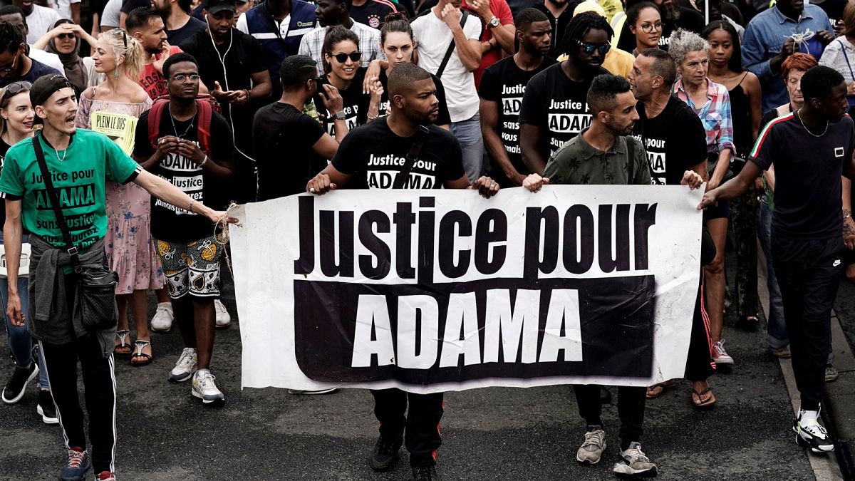 Archivo: Marcha por la paz organizada en Beaumont-sur-Oise el 20 de julio, en memoria de Adama Traoré, que murió durante su detención por la gendarmería en 2016.  