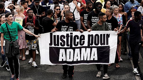 Chi è Adama Traoré, il George Floyd francese Chi è Adama Traoré, il George Floyd francese
