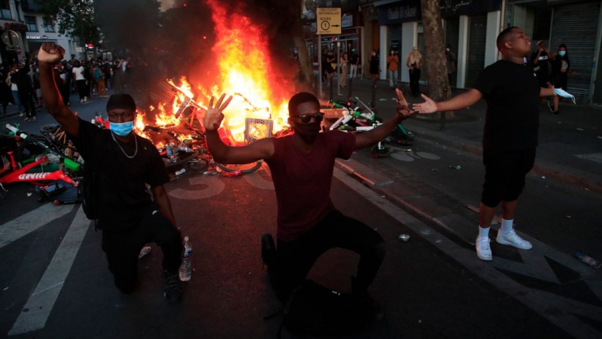 معترضان به خشونت های پلیس علیه سیاهان و اعراب در پاریس