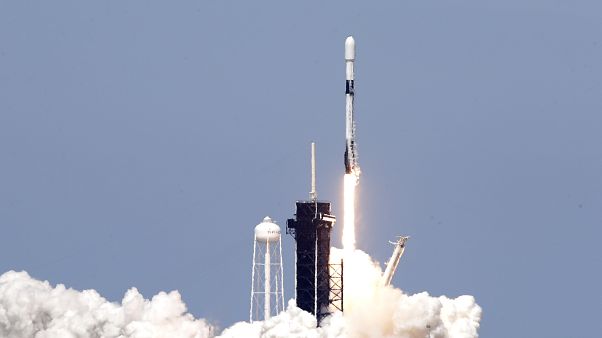 SpaceX'in Starlink için uzaya fırlattığı roket, 22 Nisan 2020 SpaceX'in Starlink için uzaya fırlattığı roket, 22 Nisan 2020