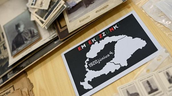 Una foto tomada el 25 de mayo de 2020 en el Museo de Trianon en Szeged, Hungría, muestra un mapa con los límites de Hungría antes y después de la Primera Guerra Mundial. Una foto tomada el 25 de mayo de 2020 en el Museo de Trianon en Szeged, Hungría, muestra un mapa con los límites de Hungría antes y después de la Primera Guerra Mundial.