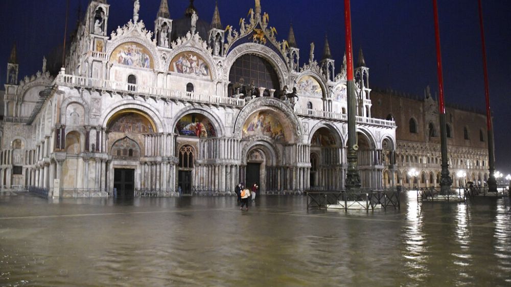 Πλημμύρισε ξανά η Βενετία | Euronews