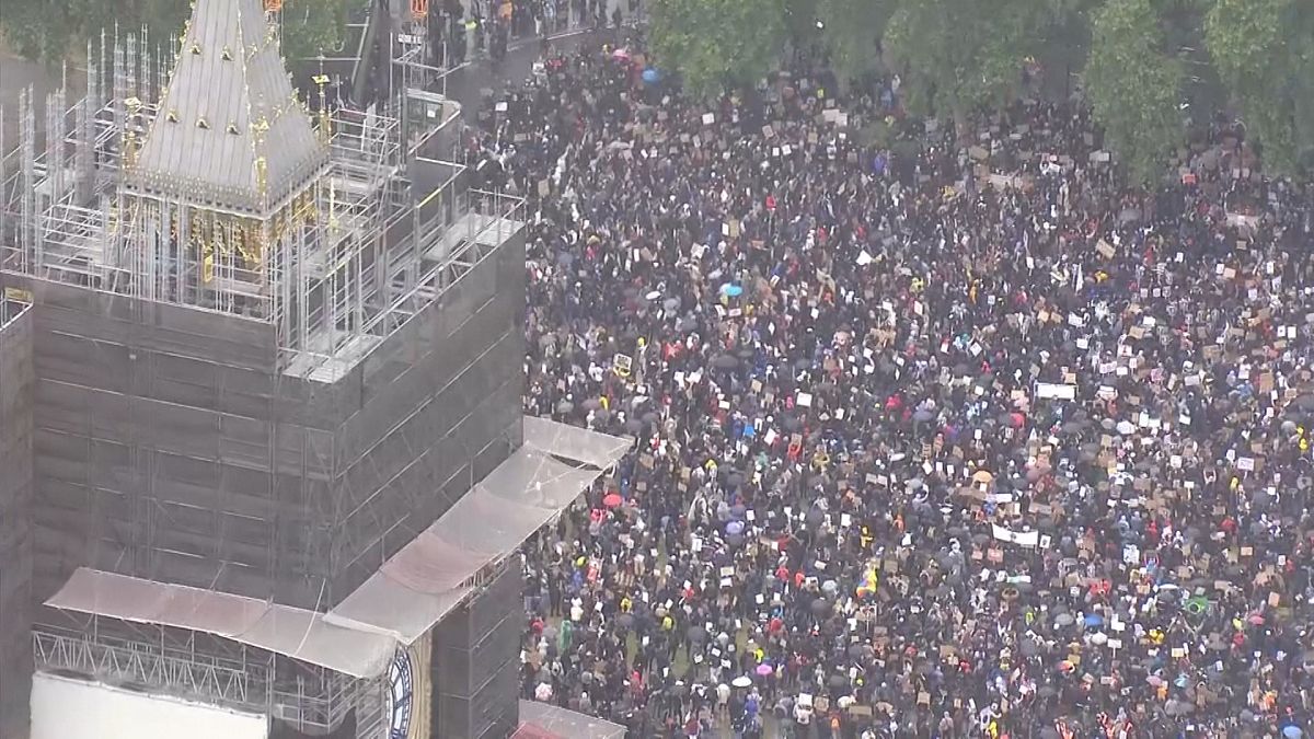 Massive protest in London against the murder of George Floyd