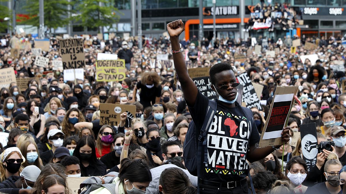 Протесты в Европе: "Нет расизму!"