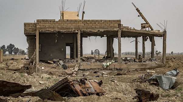 منزل مدمر في دير الزور منزل مدمر في دير الزور