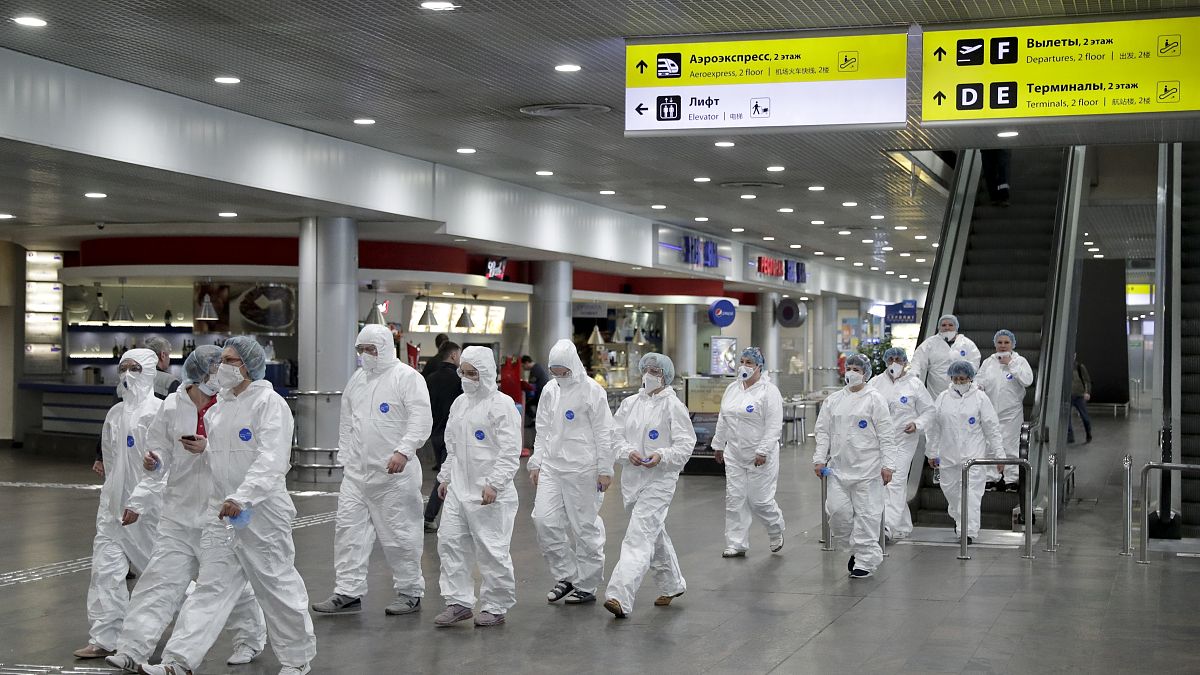 Сотрудники готовятся проводить санитарный контроль в аэропорту Шереметьево
