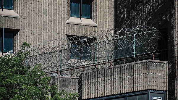 Könnygázzal a börtönlázadás ellen Könnygázzal a börtönlázadás ellen