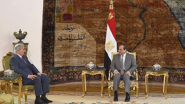 الرئيس المصري عبد الفتاح السيسي يستقبل المشير خليفة حفتر، قائد الجيش الوطني الليبي الرئيس المصري عبد الفتاح السيسي يستقبل المشير خليفة حفتر، قائد الجيش الوطني الليبي