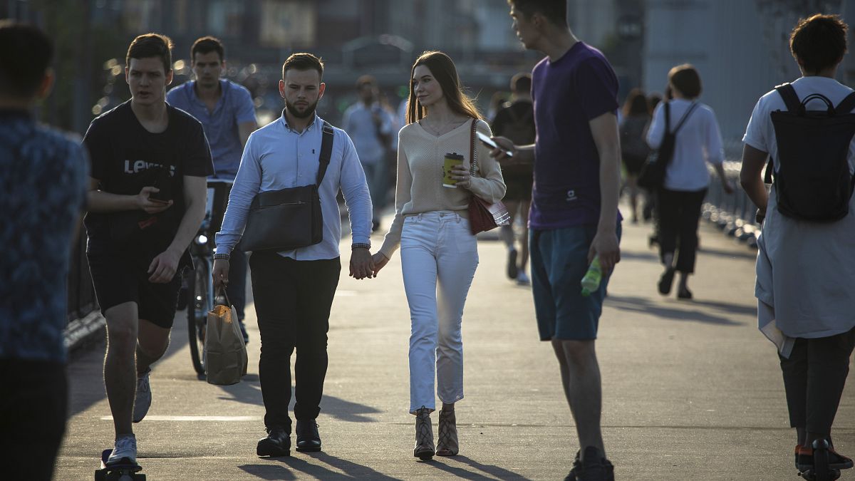 Spaziergänger auf der Krim-Brücke: Ab heute ohne Passierschein 