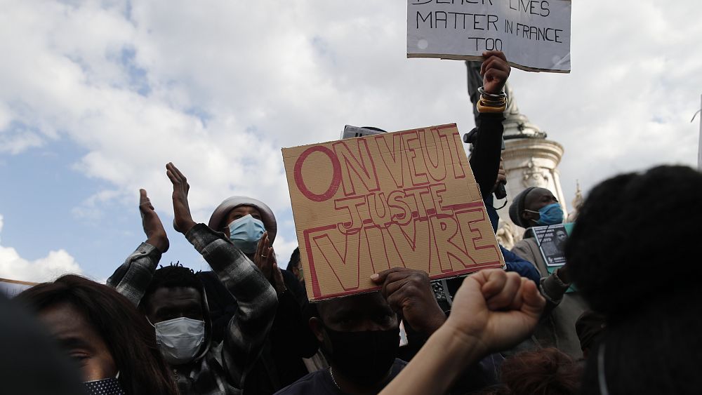 Violences policières : le gouvernement français tente d'apaiser les tensions