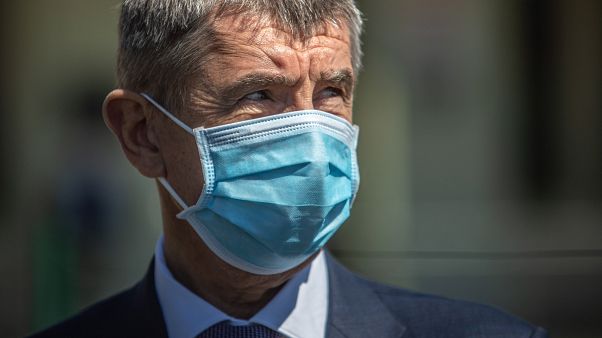 Prága, 2020. május 29. - Andrej Babis cseh kormányfő védőmaszkban tart sajtótájékoztatót Prága, 2020. május 29. - Andrej Babis cseh kormányfő védőmaszkban tart sajtótájékoztatót