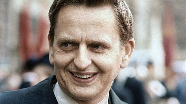 Olof Palme oktatási miniszterként vette át a kormány vezetését elődjétől, Tage Erlandertól Olof Palme oktatási miniszterként vette át a kormány vezetését elődjétől, Tage Erlandertól