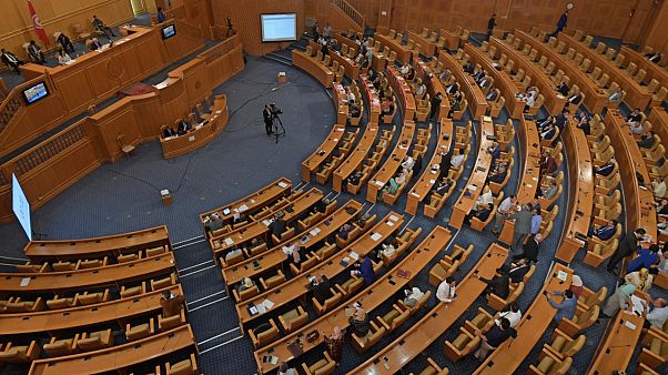 أعضاء البرلمان التونسي يتداولون النقاش يوم 2020/06/03 أعضاء البرلمان التونسي يتداولون النقاش يوم 2020/06/03