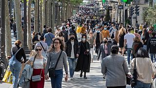 خیابان شانزه‌لیزه پاریس پس از کاهش قرنطینه